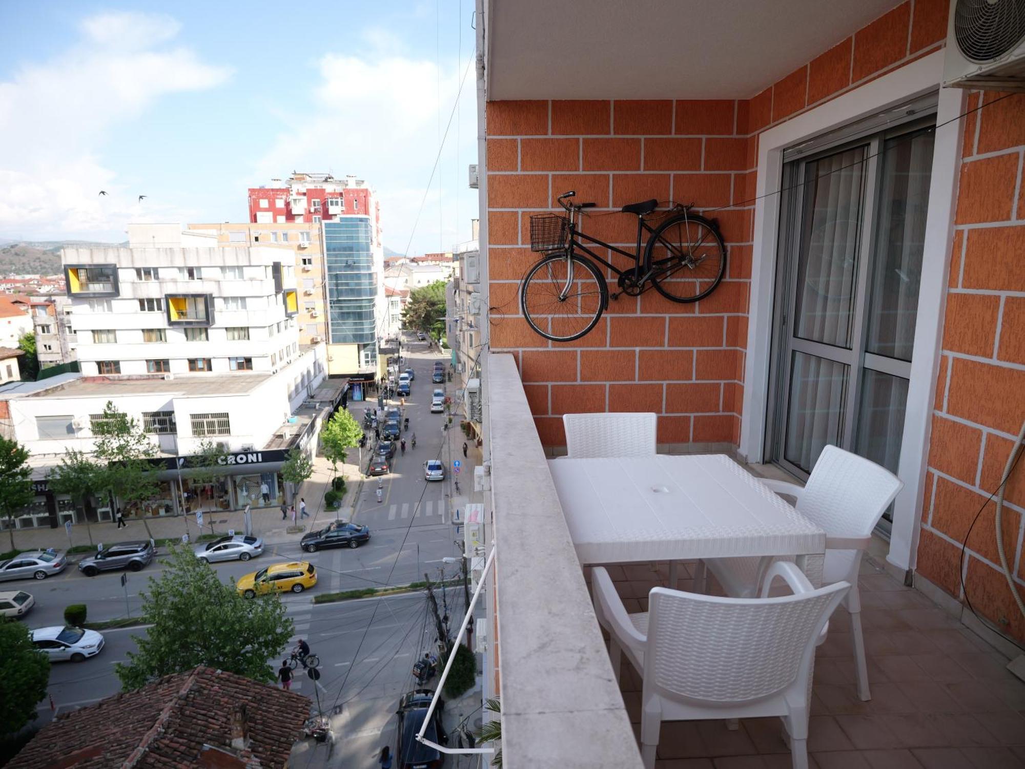 Fisi Apartment *